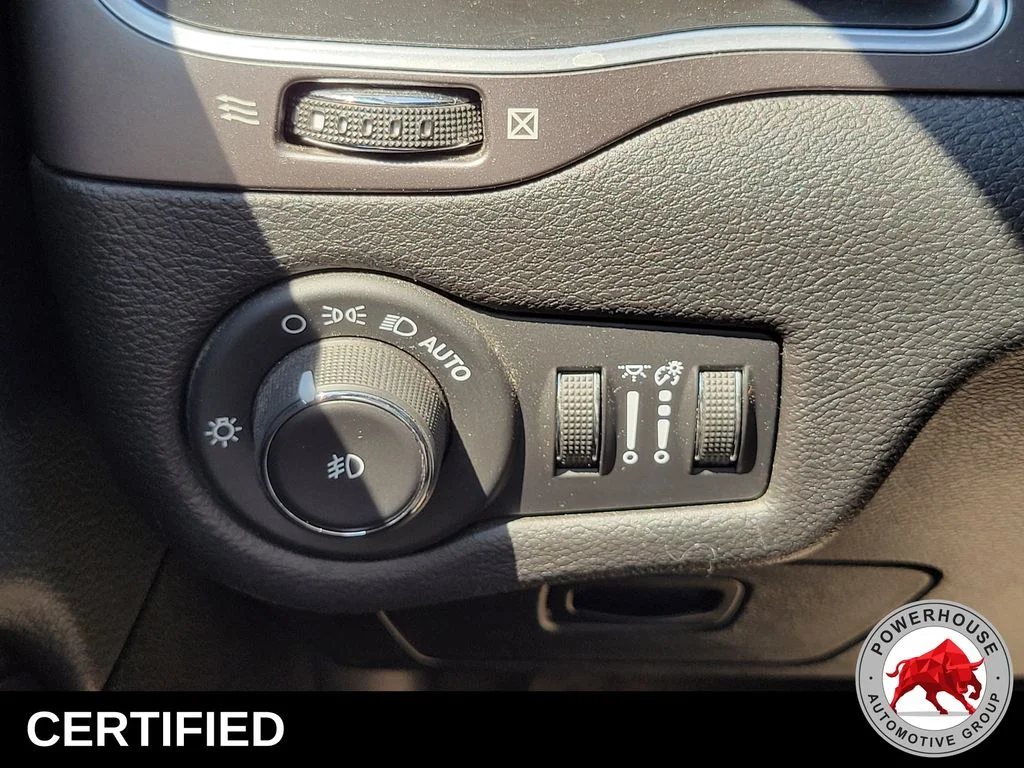 Used 2020 Gray Jeep Latitude Plus image 27
