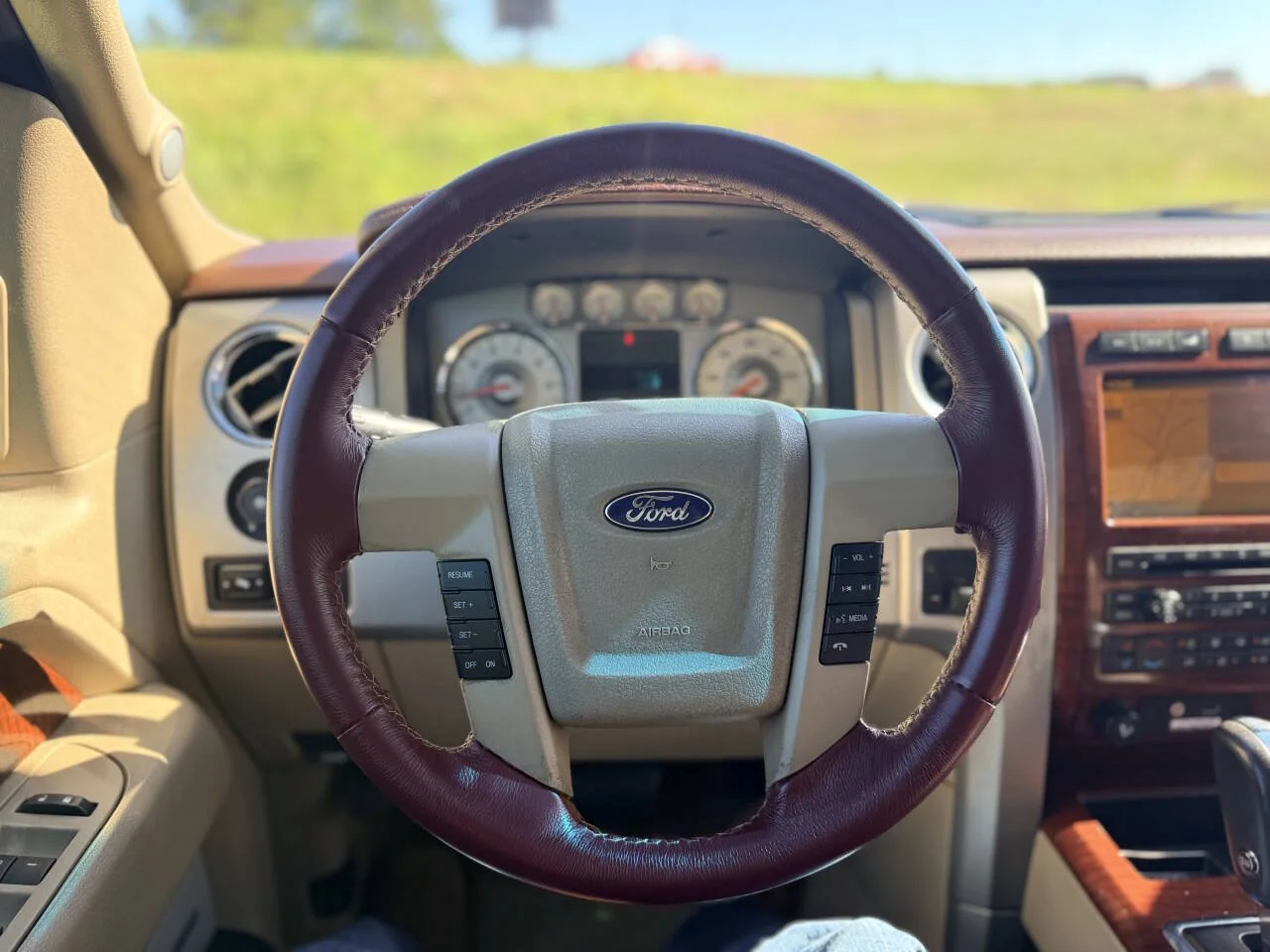 Used 2010 White Ford King Ranch 4x2 4dr SuperCrew Styleside 5.5 ft. SB image 21