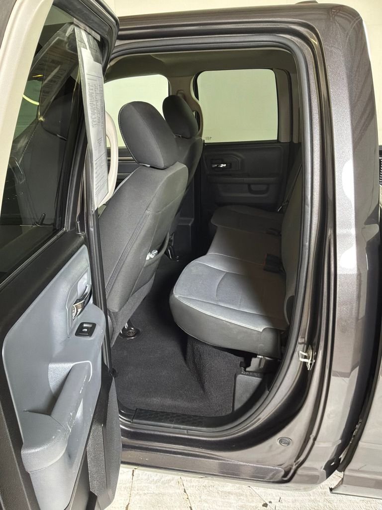2024 RAM Ram 1500 Classic SLT - Photo 12