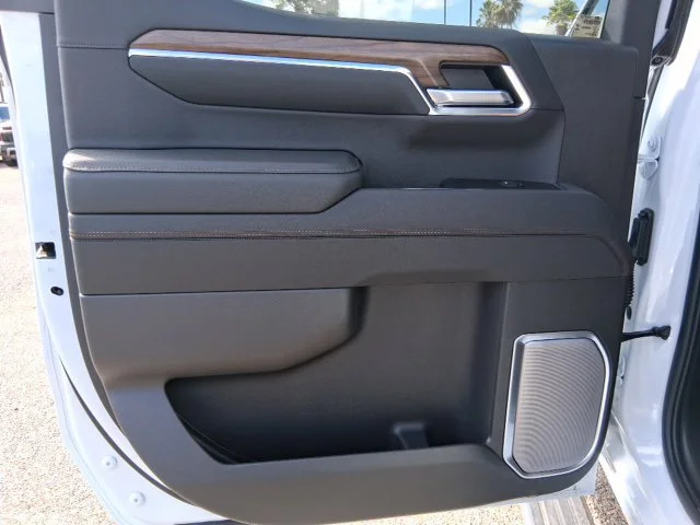 New 2026 Polar White Tricoat Chevrolet High Country image 25