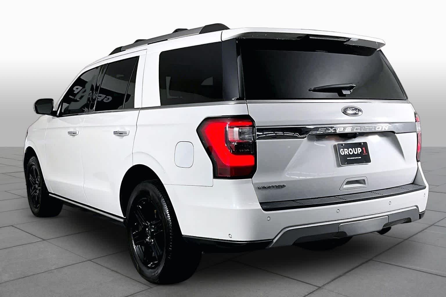 Used 2020 Star White Metallic Tri-Coat Ford Limited image 12
