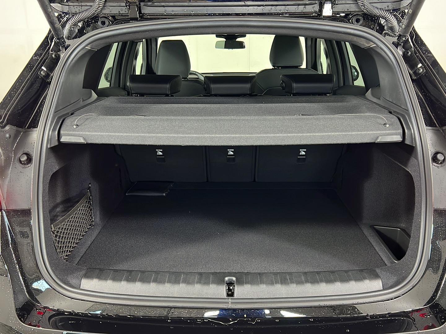 New 2026 Jet Black BMW xDrive28i image 13