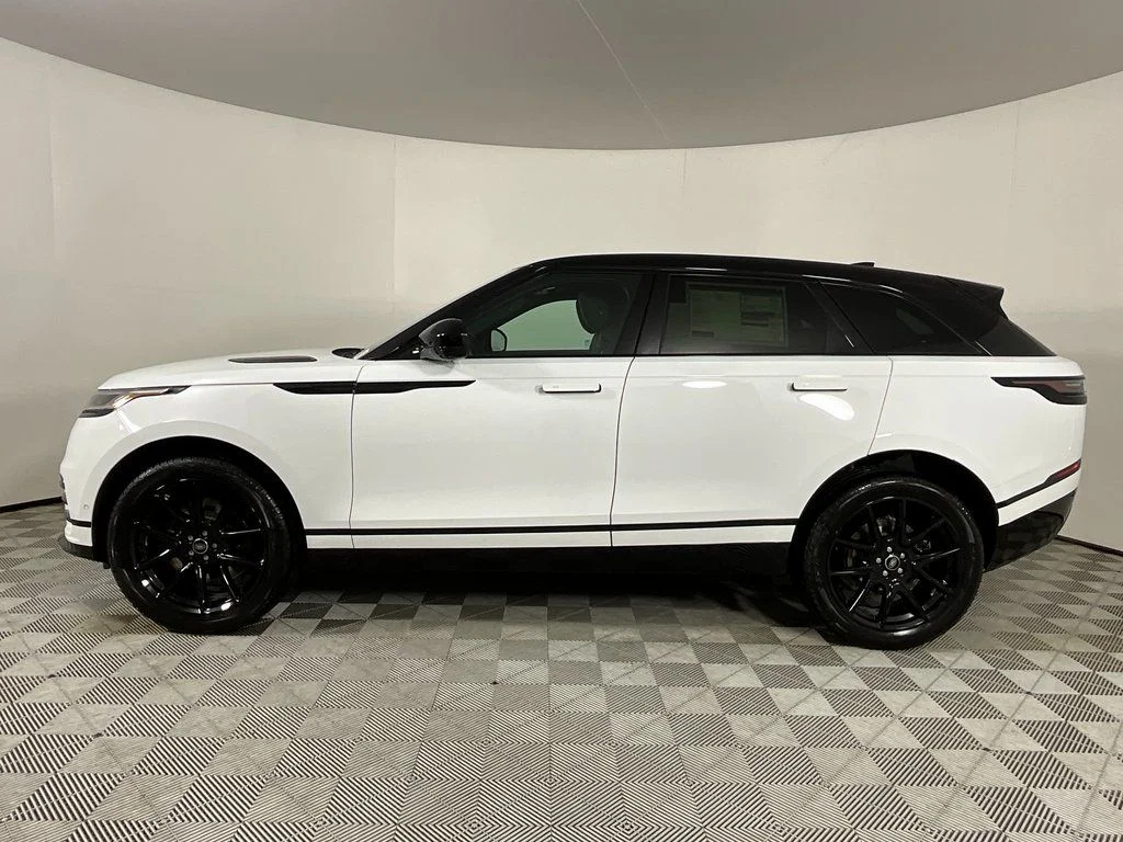 New 2026 Fuji White Land Rover Dynamic SE image 6