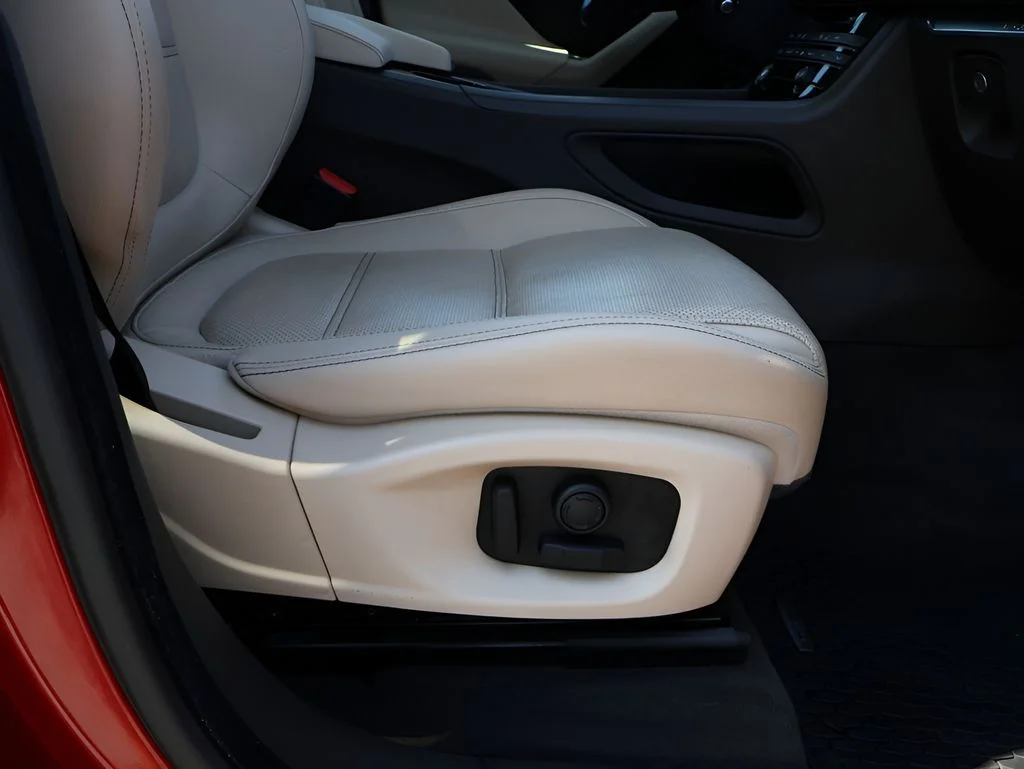 Used 2017 Red Jaguar 35t Prestige image 12