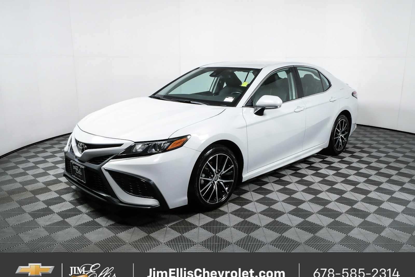 2024 Toyota Camry SE - Photo 23