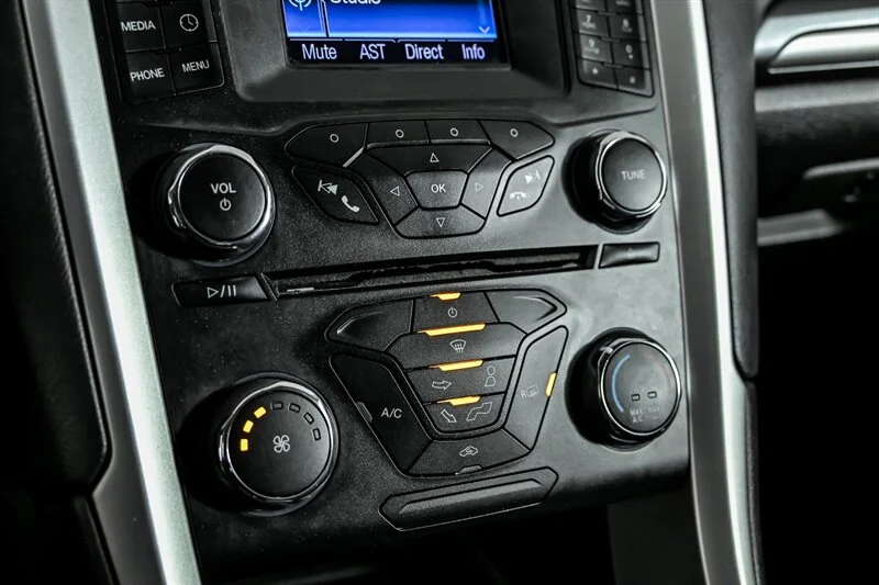 Used 2013 Sterling Gray Metallic Ford SE image 24