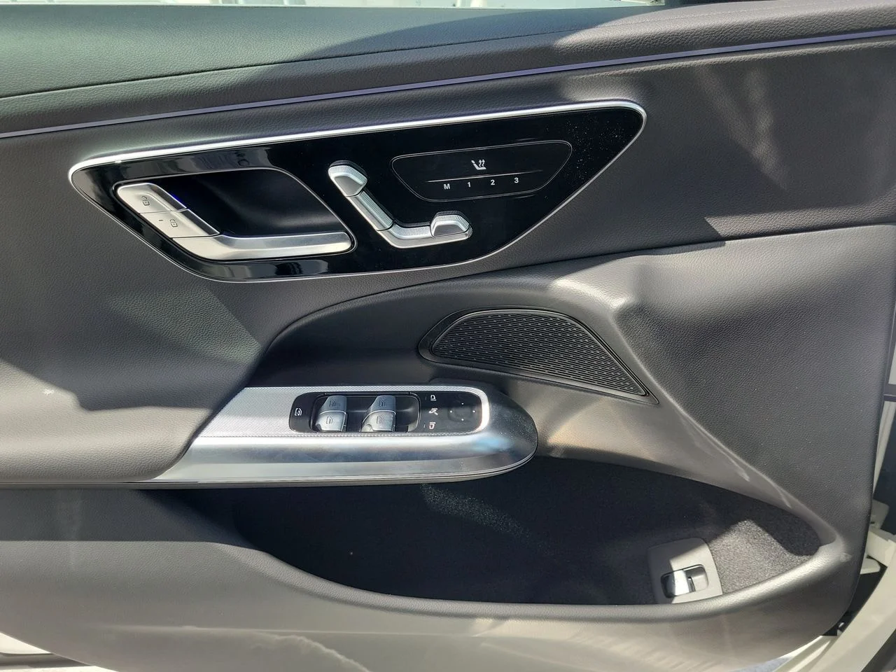 2026 Mercedes-Benz E-Class E350 - Photo 25