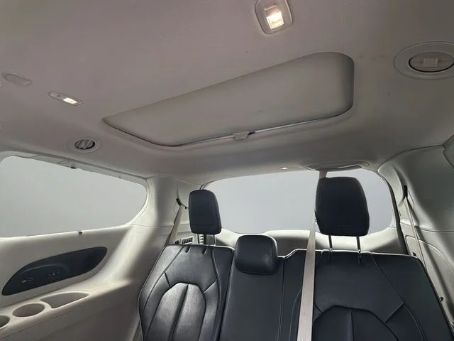 Used 2020 Black Chrysler Limited image 19