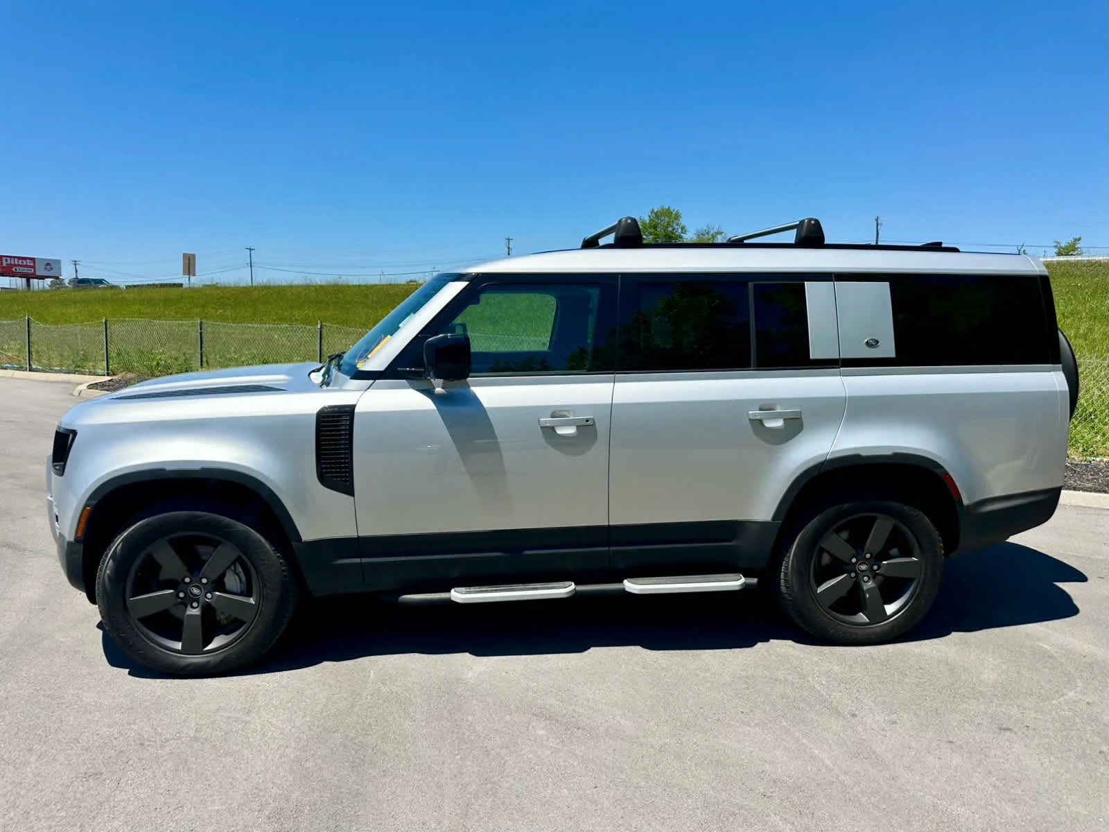 2024 Land Rover Defender 130 S P300's photo