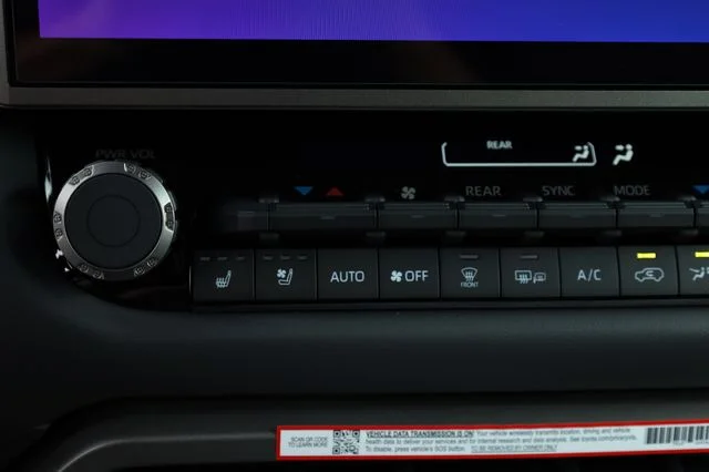 2026 Toyota Sequoia Platinum - Photo 29