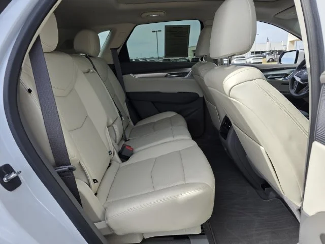 Used 2024 Crystal White Tri-Coat Cadillac Premium Luxury image 33