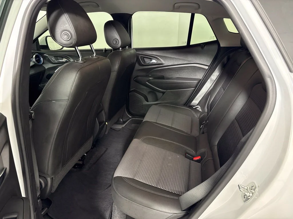 Used 2025 White Chevrolet LT image 26