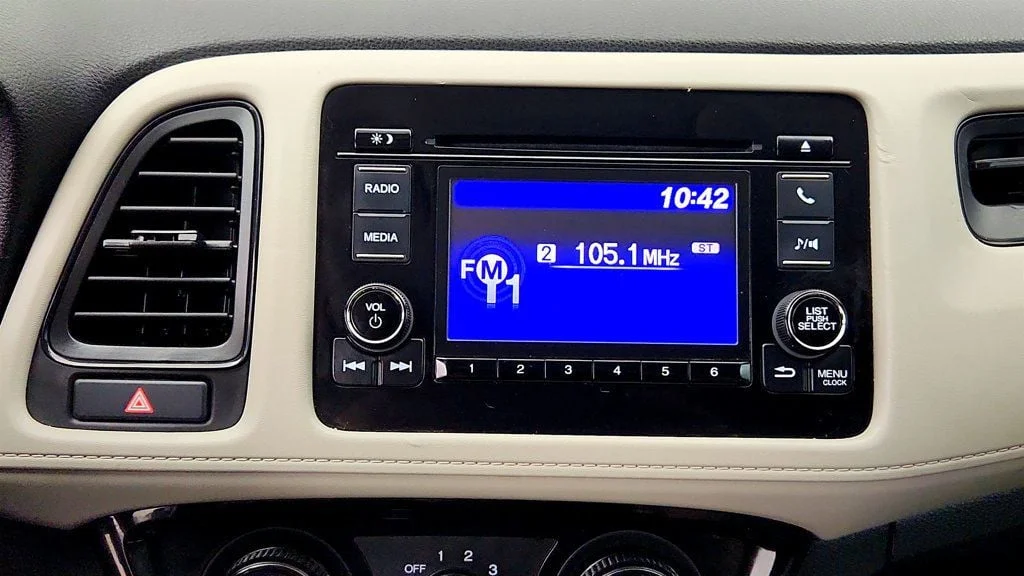 Used 2021 Platinum White Pearl Honda LX 2WD CVT image 18