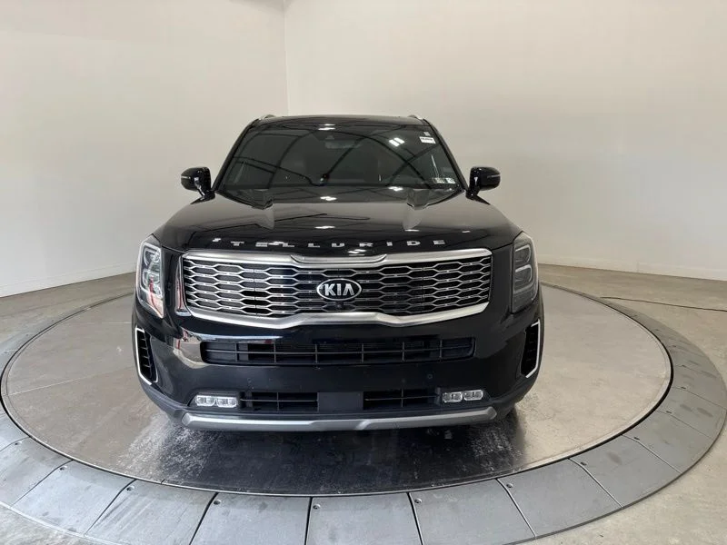 Used 2021 Black Kia SX image 2