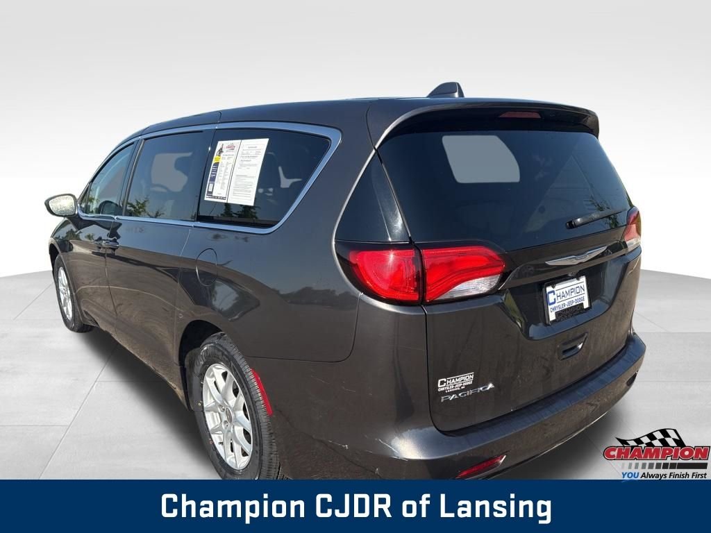Used 2017 Gray Chrysler Touring image 5