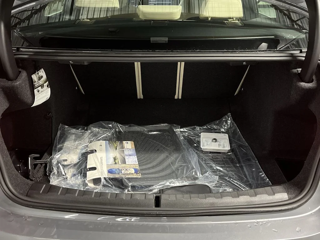 2025 BMW 3 Series 330i - Photo 24