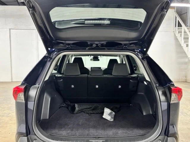 Used 2022  Toyota XLE image 24