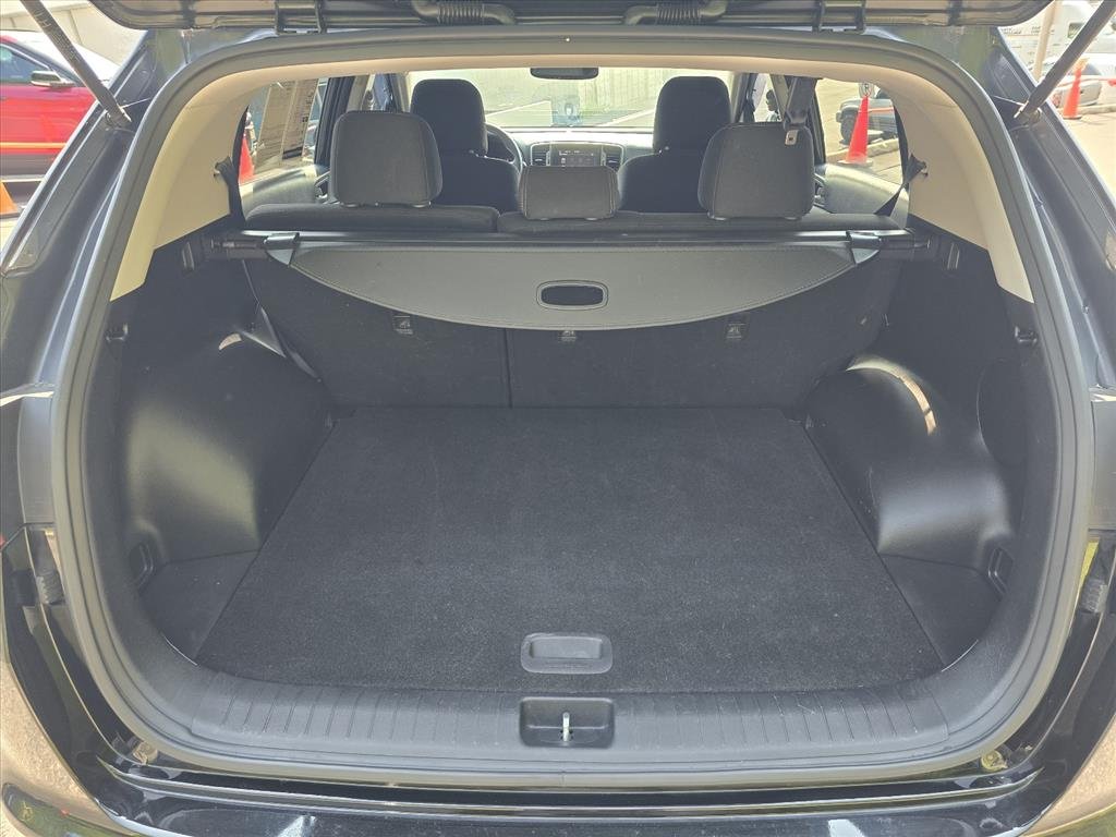 Used 2017 Red Kia LX image 25