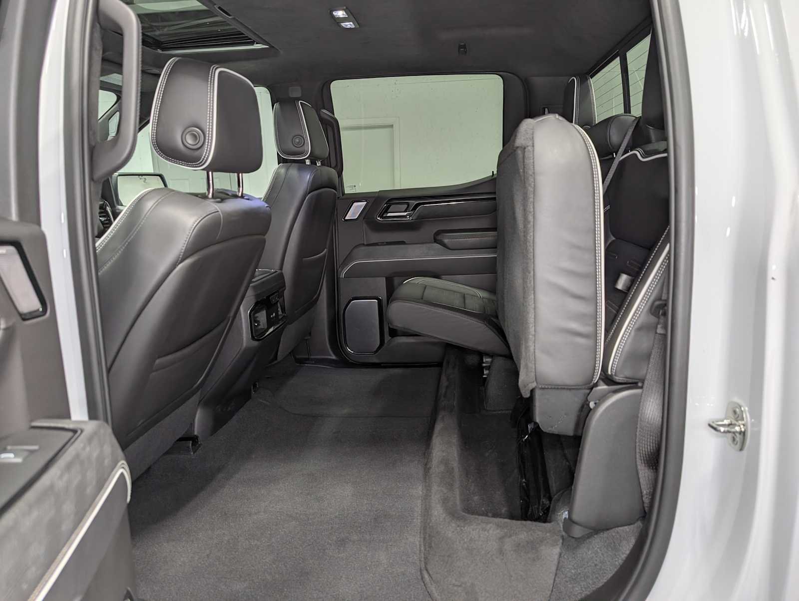 Used 2022 SUMMIT WHITE GMC AT4X image 20