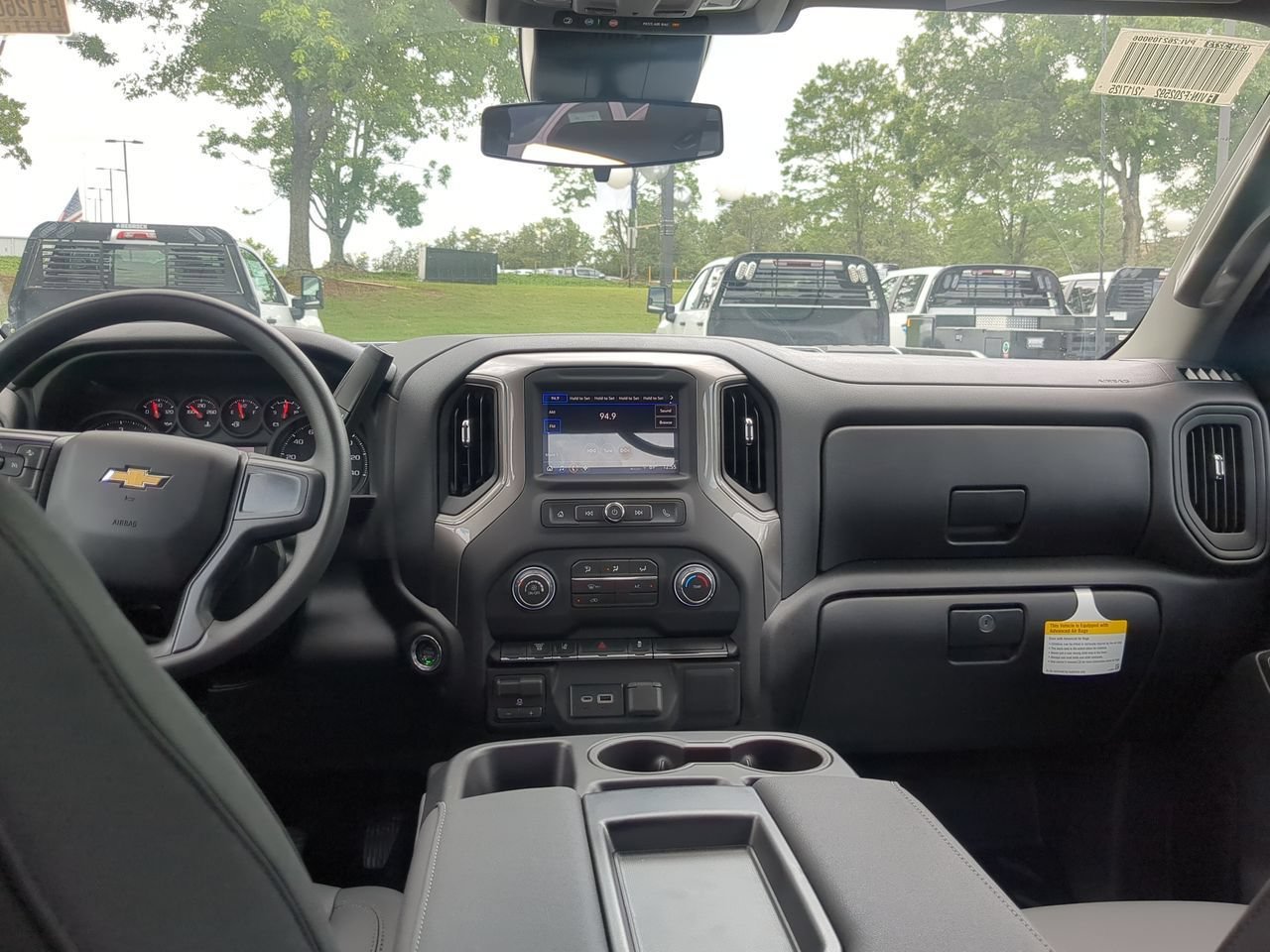 New 2026 Summit White Chevrolet Work Truck image 19