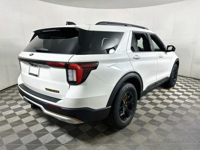 New 2026 White Ford Tremor image 4