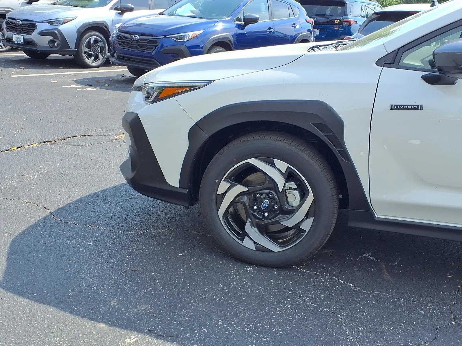 New 2026 CRYSTAL WHITE PEARL Subaru Limited Hybrid image 19