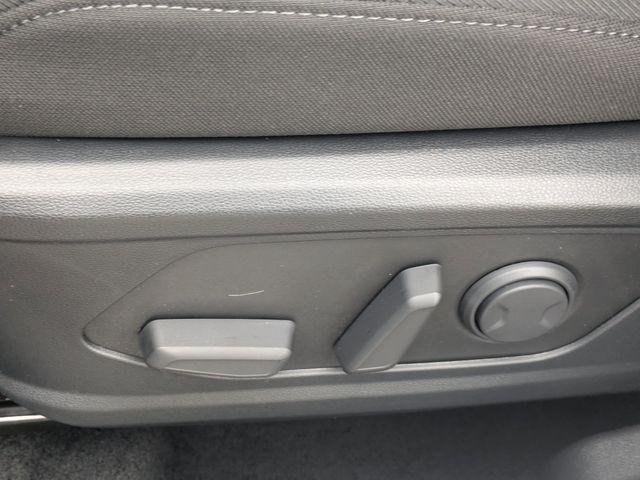 New 2026 Silver Hyundai SEL FWD image 22