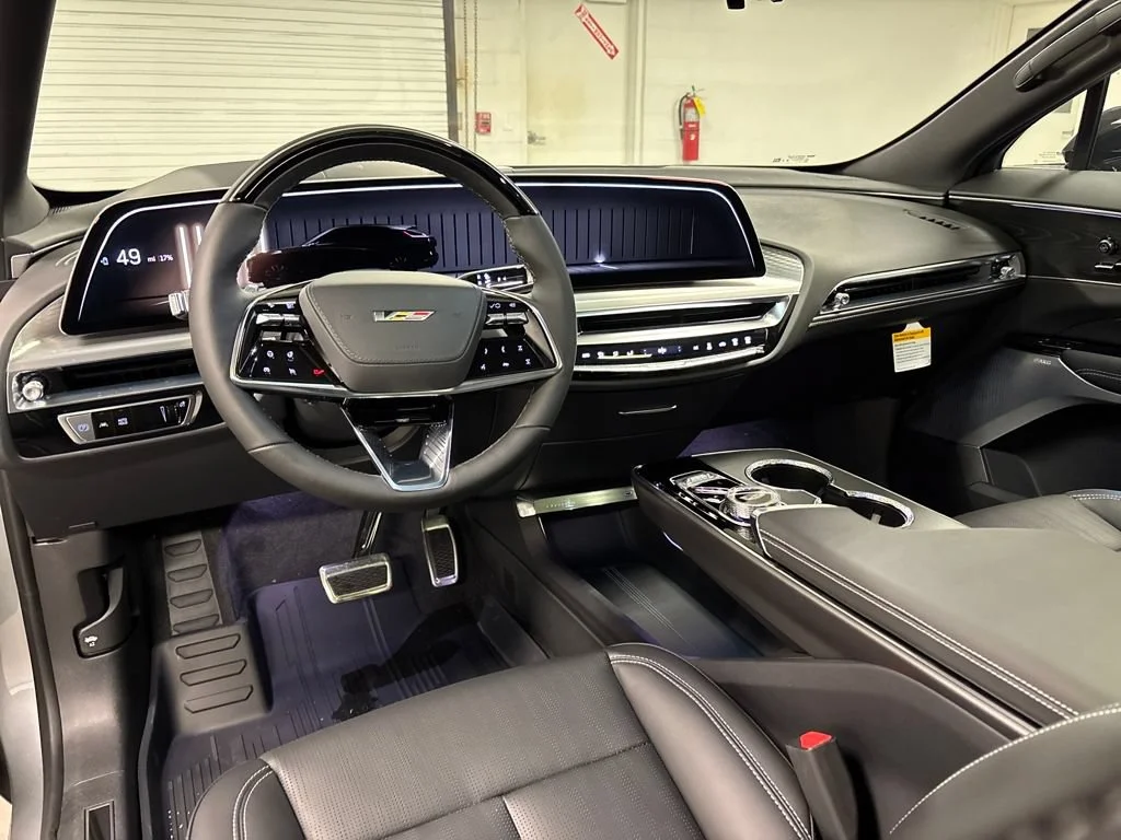 New 2026 Argent Silver Metallic Cadillac V-Series image 32