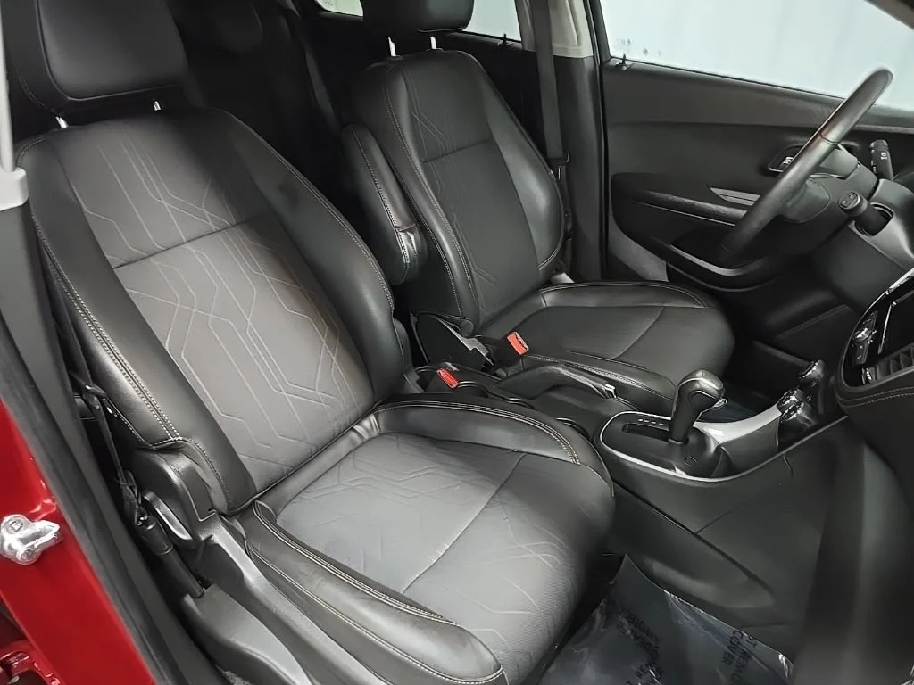 Used 2021 CRIMSON METALLIC Chevrolet LT image 14