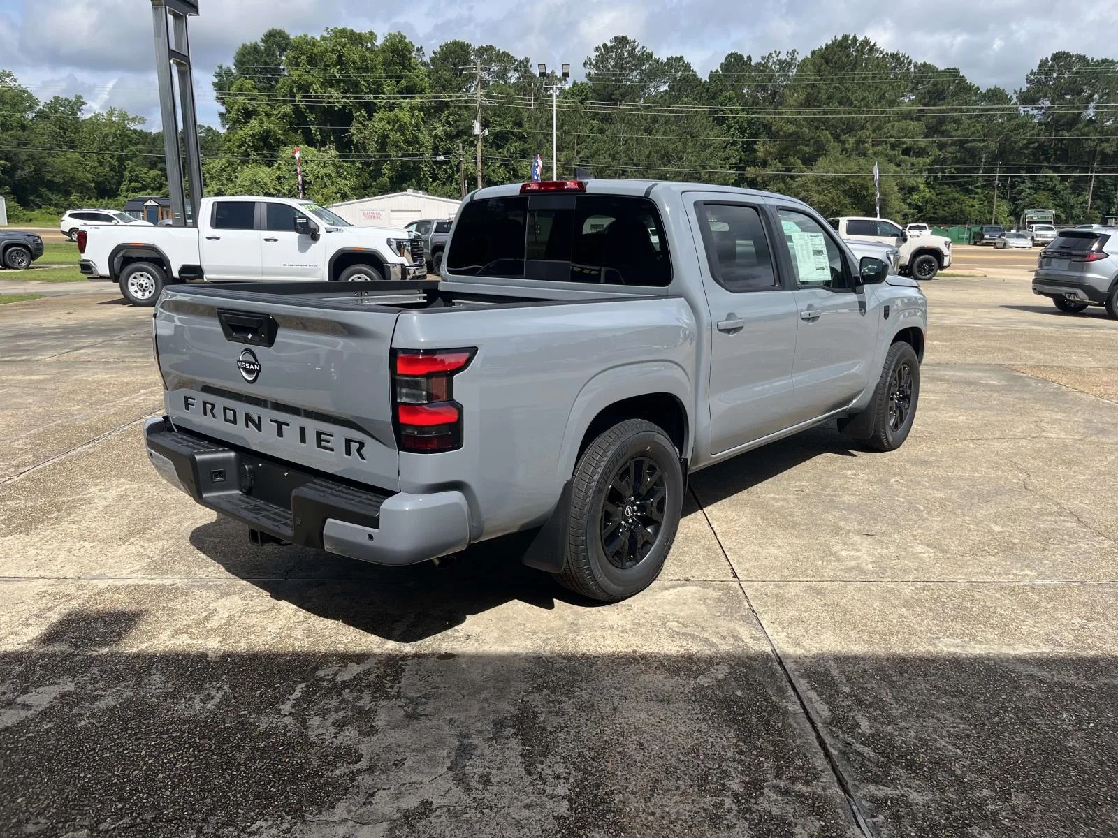 New 2026 Boulder Gray Pearl Nissan Crew Cab SV image 7