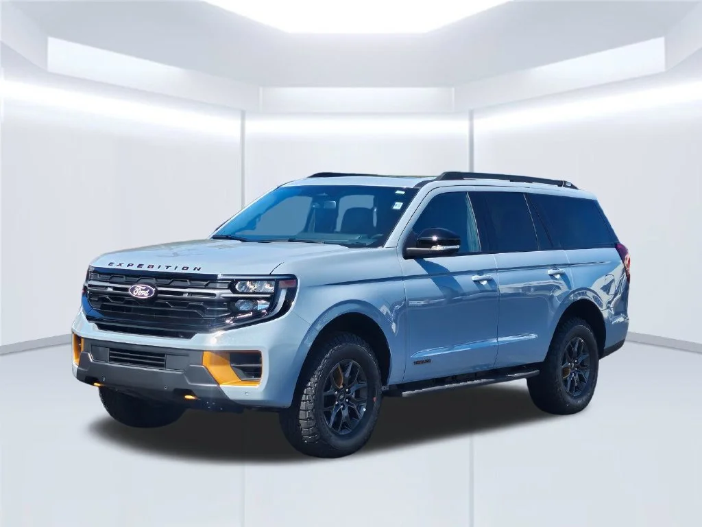 New 2027 Glacier Gray Metallic Tri-Coat Ford Tremor® image 2