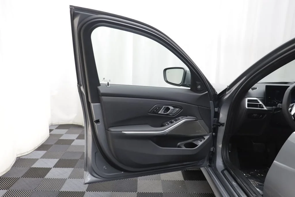 New 2026 SKYSCRAPER GREY BMW 330i NA xDrive image 5