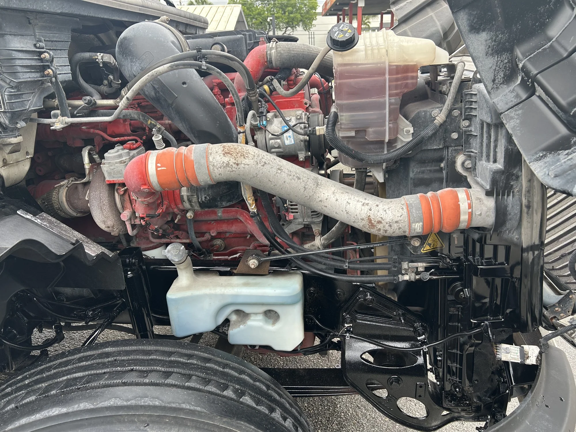 Used 2019  INTERNATIONAL Day Cab image 11