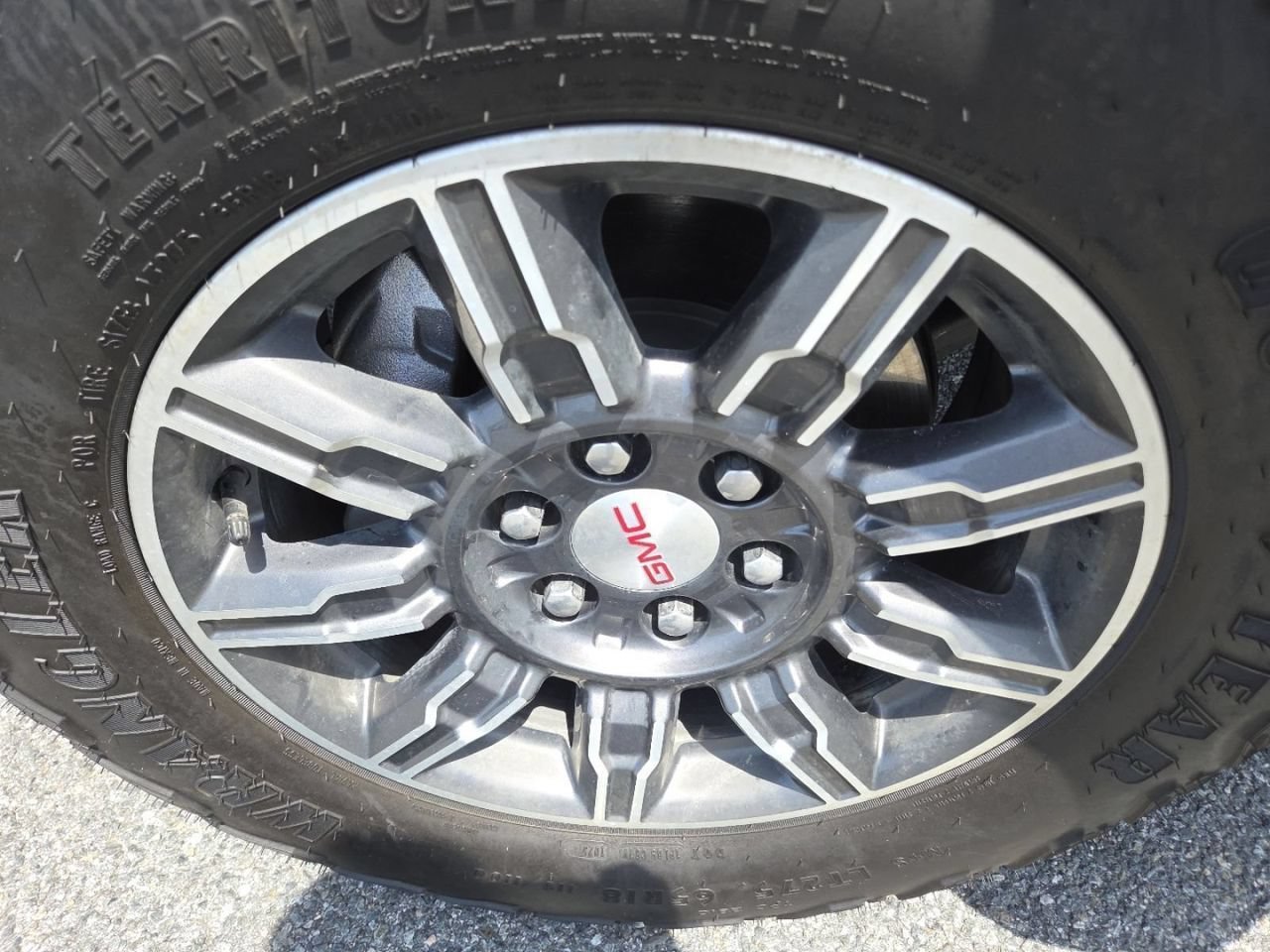 Used 2025 Summit White GMC AT4 image 14