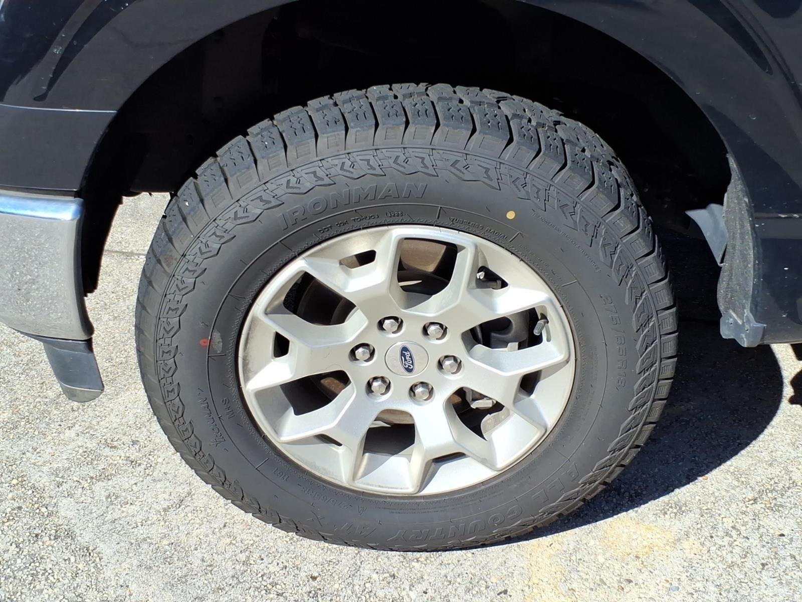 Used 2023 Agate Black Metallic Ford XLT image 4