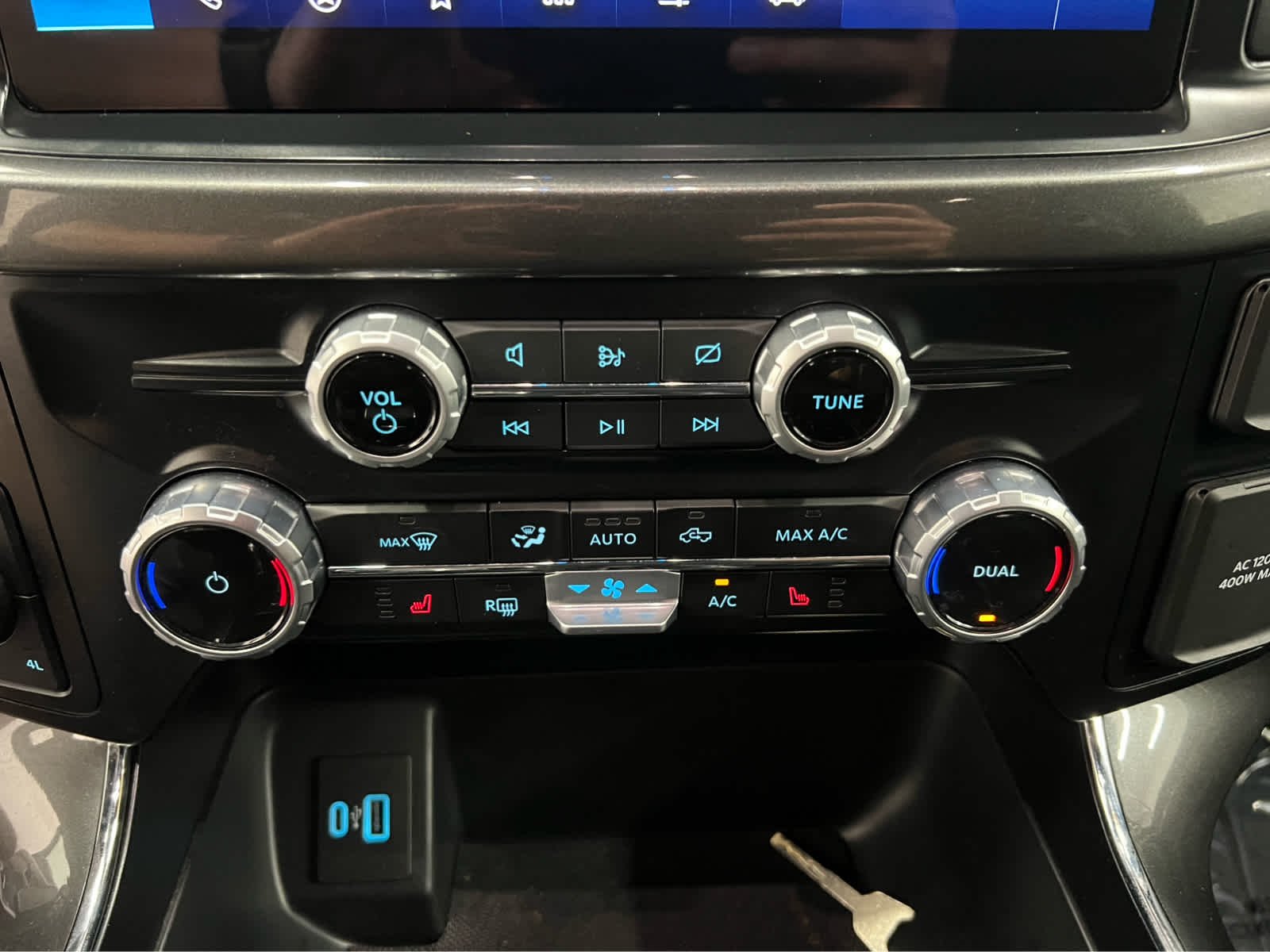 Used 2023 Carbonized Gray Ford XLT image 25