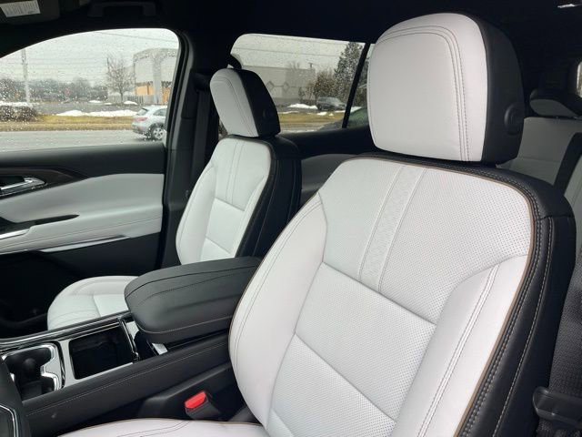 New 2026 Polar White Tricoat Chevrolet High Country image 19