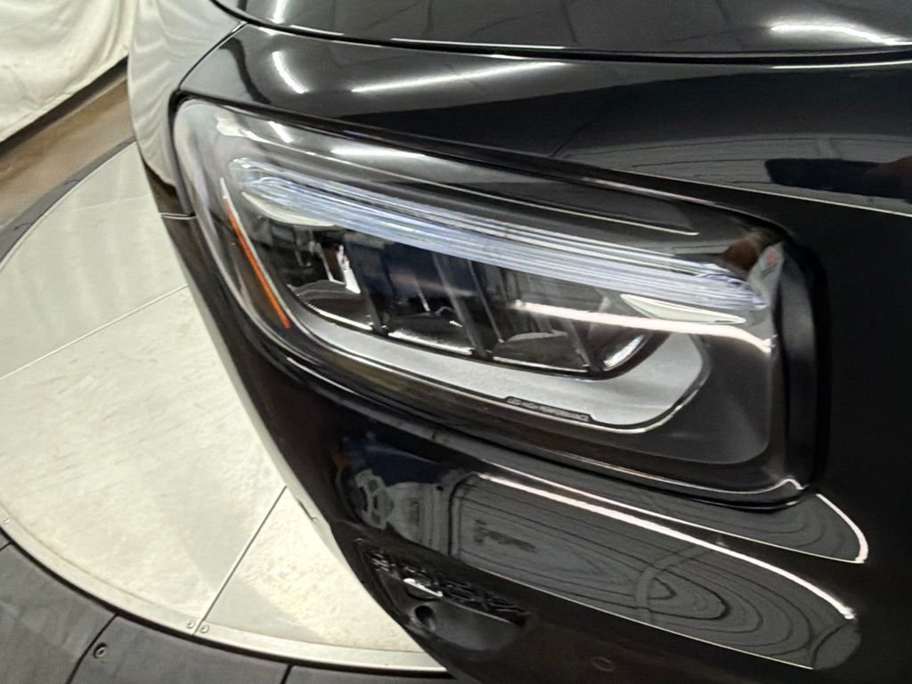 New 2026 Night Black Mercedes-Benz GLB 250 image 10