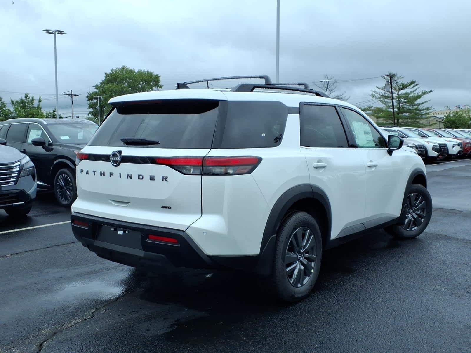 New 2026 Everest White Pearl Tricoat Nissan SV image 3