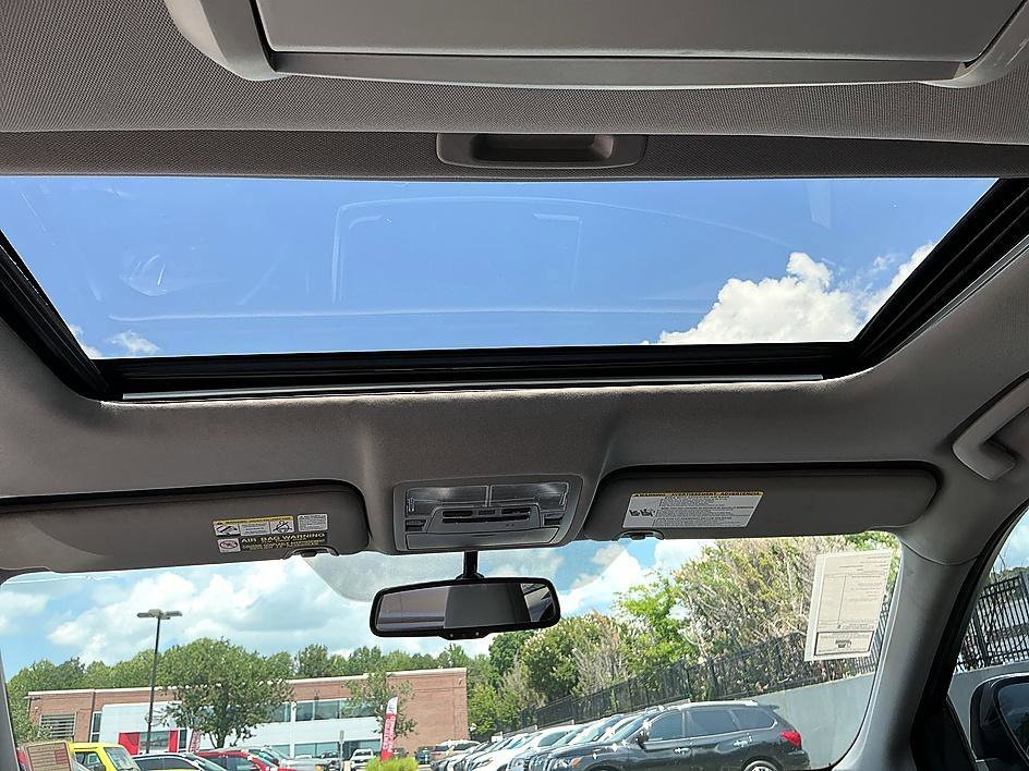 Used 2015 Silver Sky Metallic Toyota XLE image 25