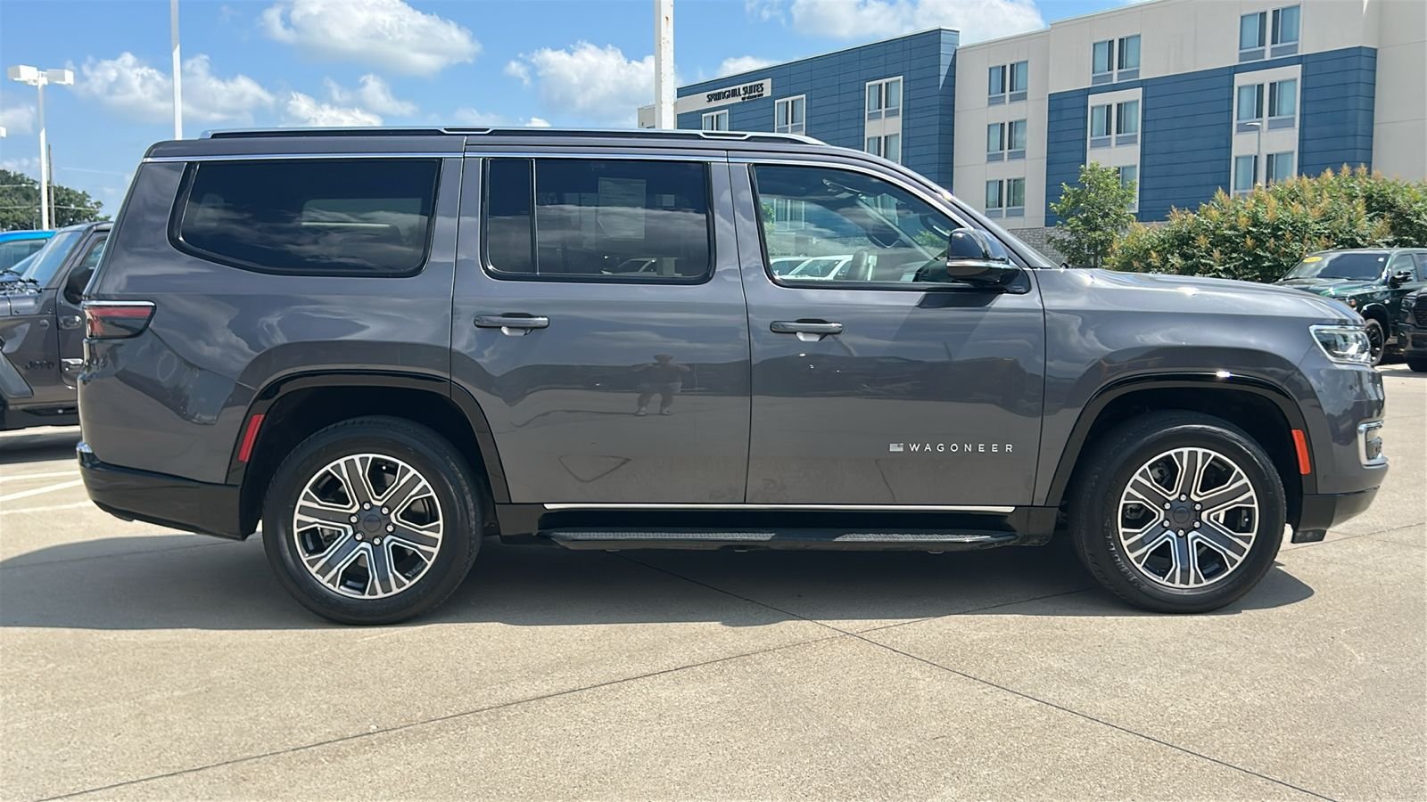 Used 2024 Gray Jeep Base image 3