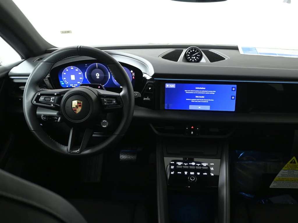2026 Porsche Macan Base - Photo 17