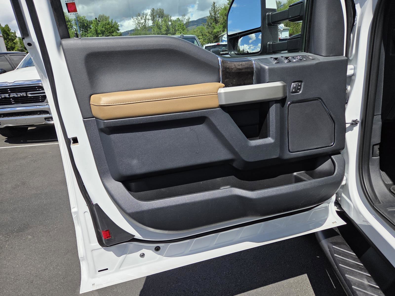 Used 2022 Oxford White Ford LARIAT image 12