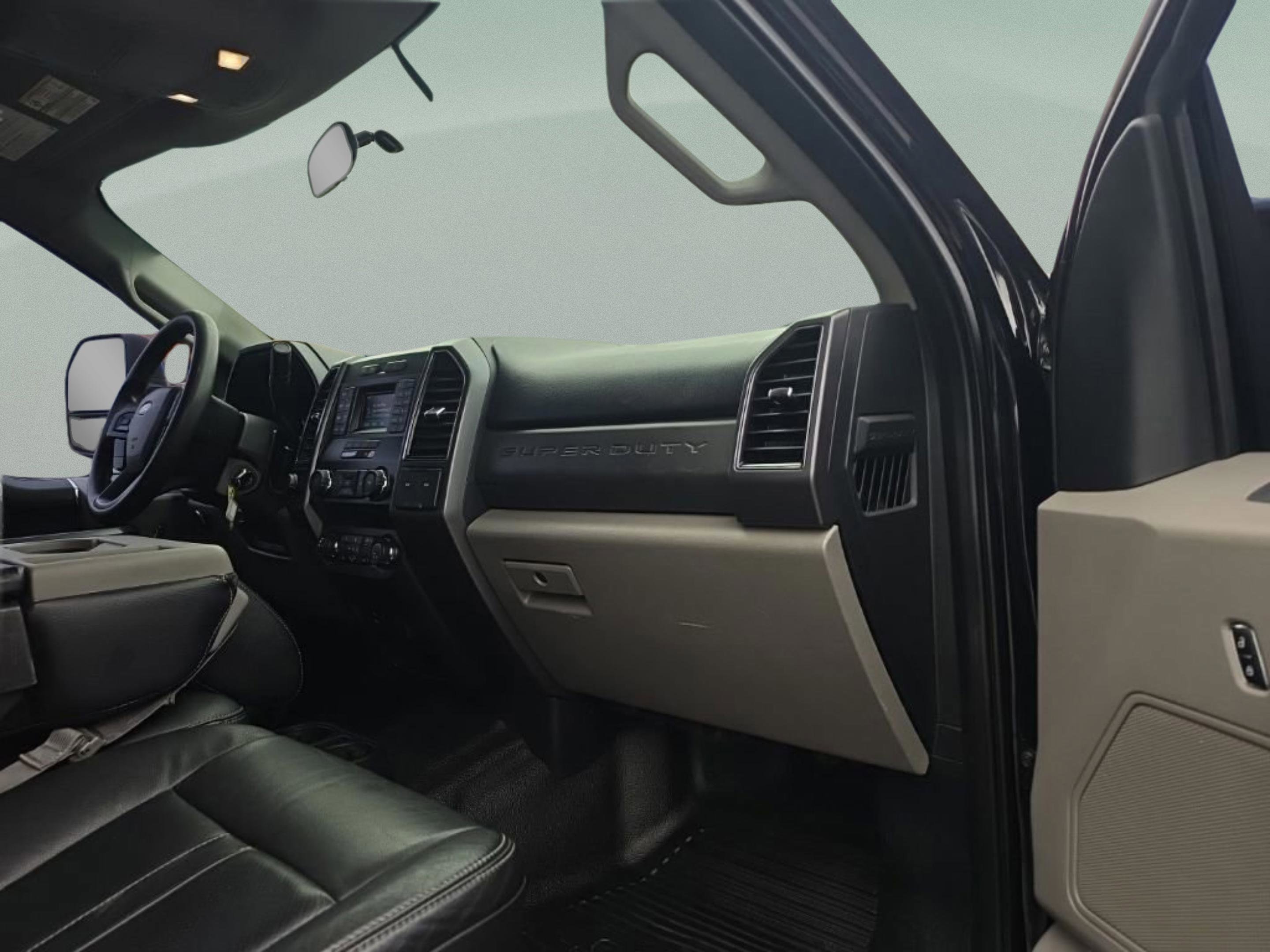 Used 2019 Black Ford XLT image 29