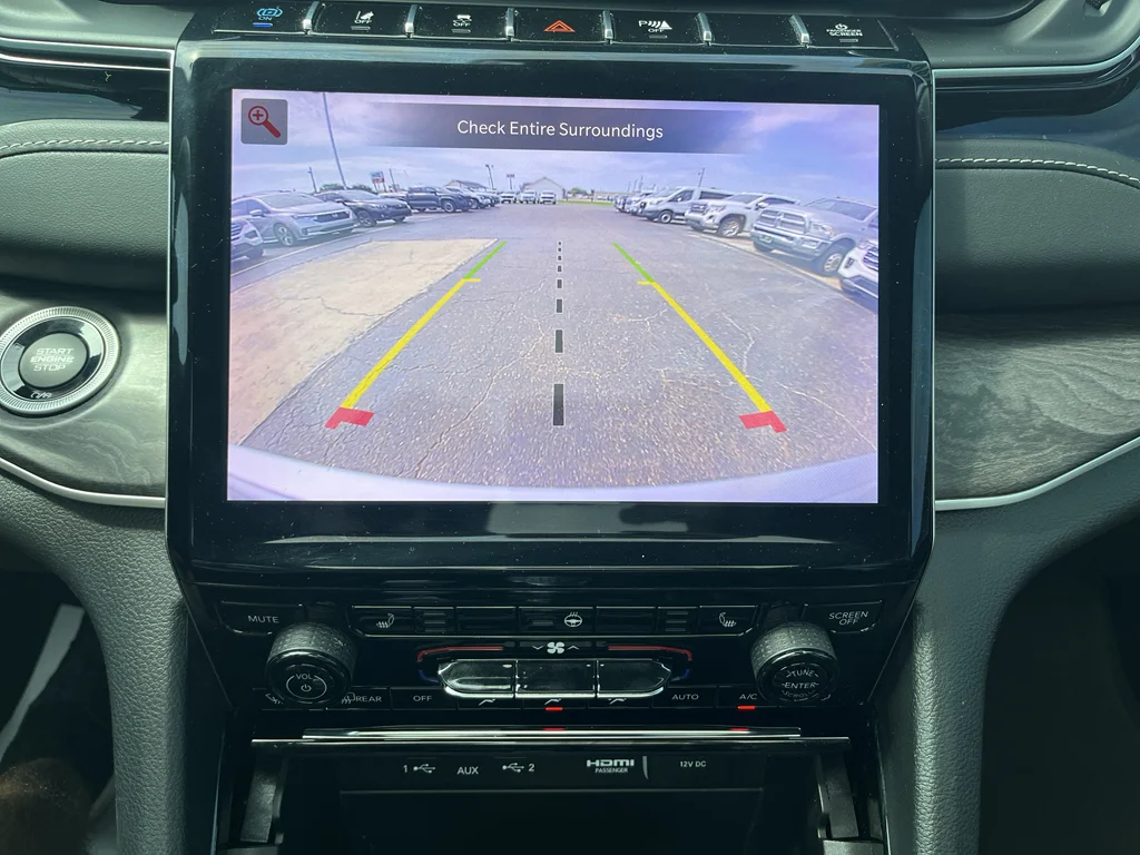 Used 2023 Silver Zynith Jeep 4xe image 33