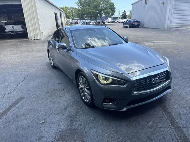 Used 2018 Blue INFINITI 3.0t LUXE image 3