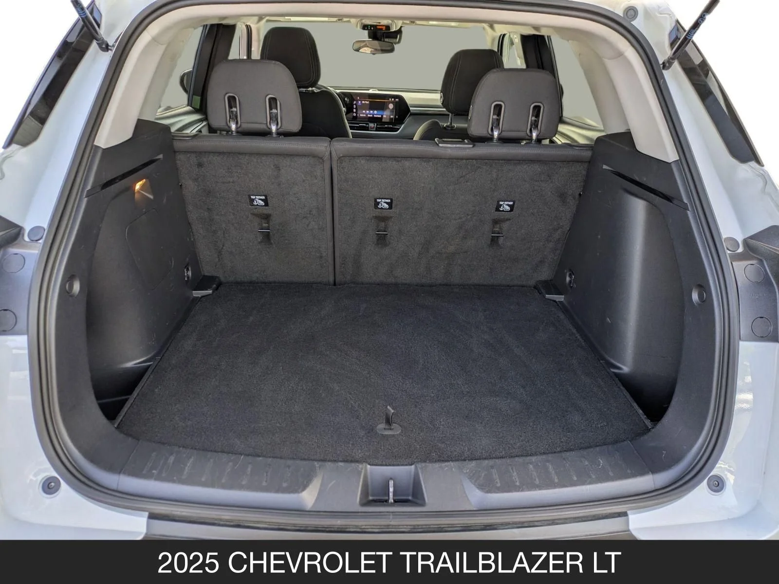 Used 2025 Summit White Chevrolet LT image 20
