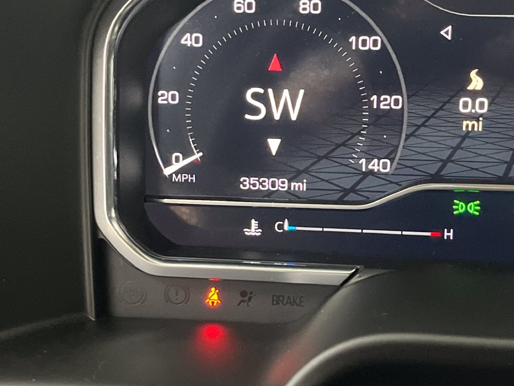 Used 2025 Silver GMC Denali image 18