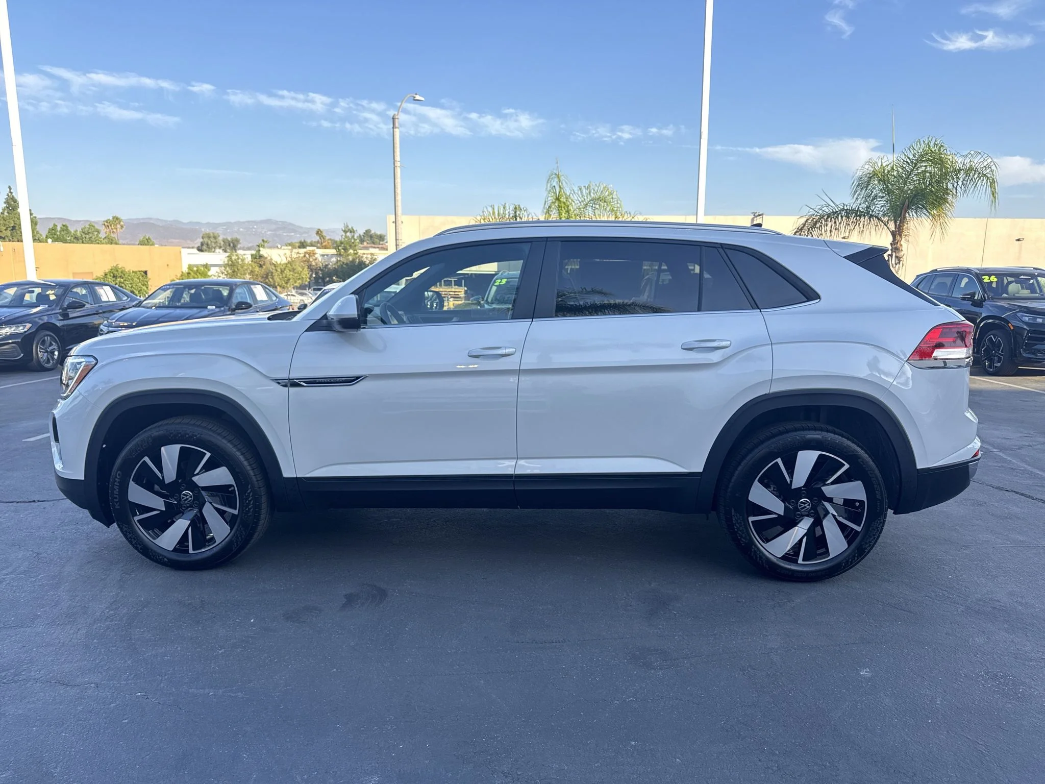 New 2026 Opal White Pearl Volkswagen 2.0T SE w/Technology image 4