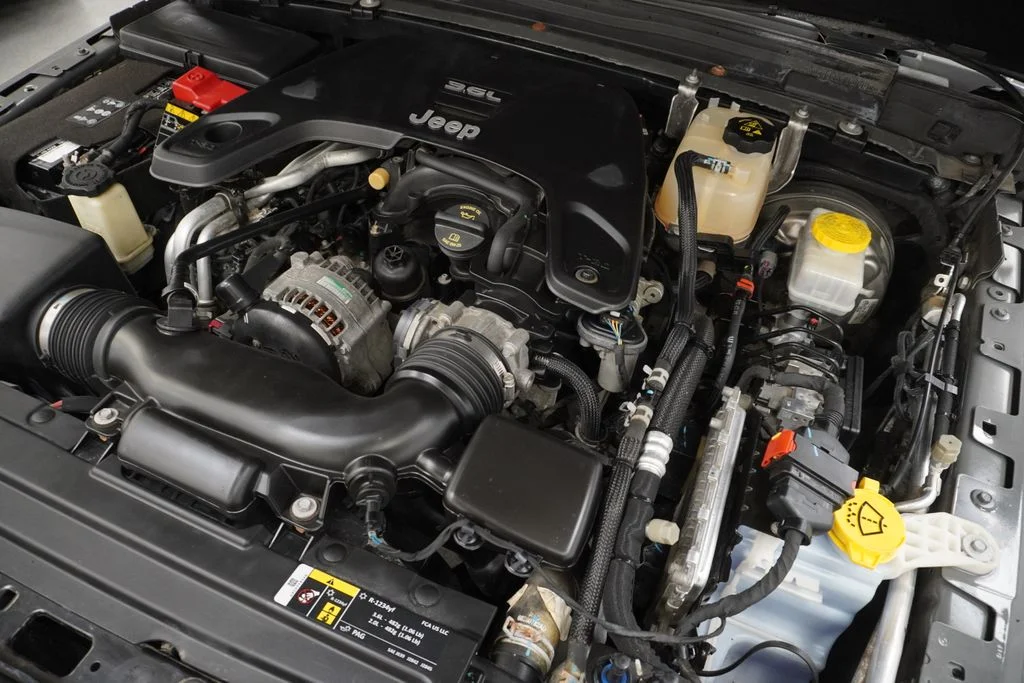 Used 2019 Gray Jeep Sport S image 51